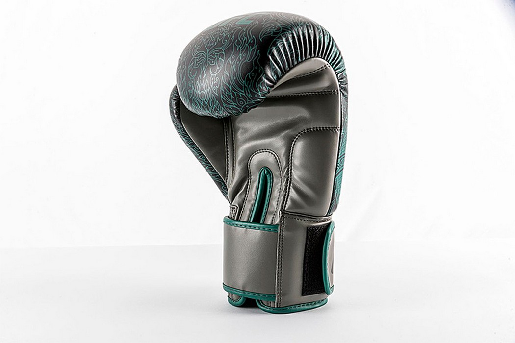 Боксерские перчатки UFC PRO Thai Naga Green, 14oz 1050_700