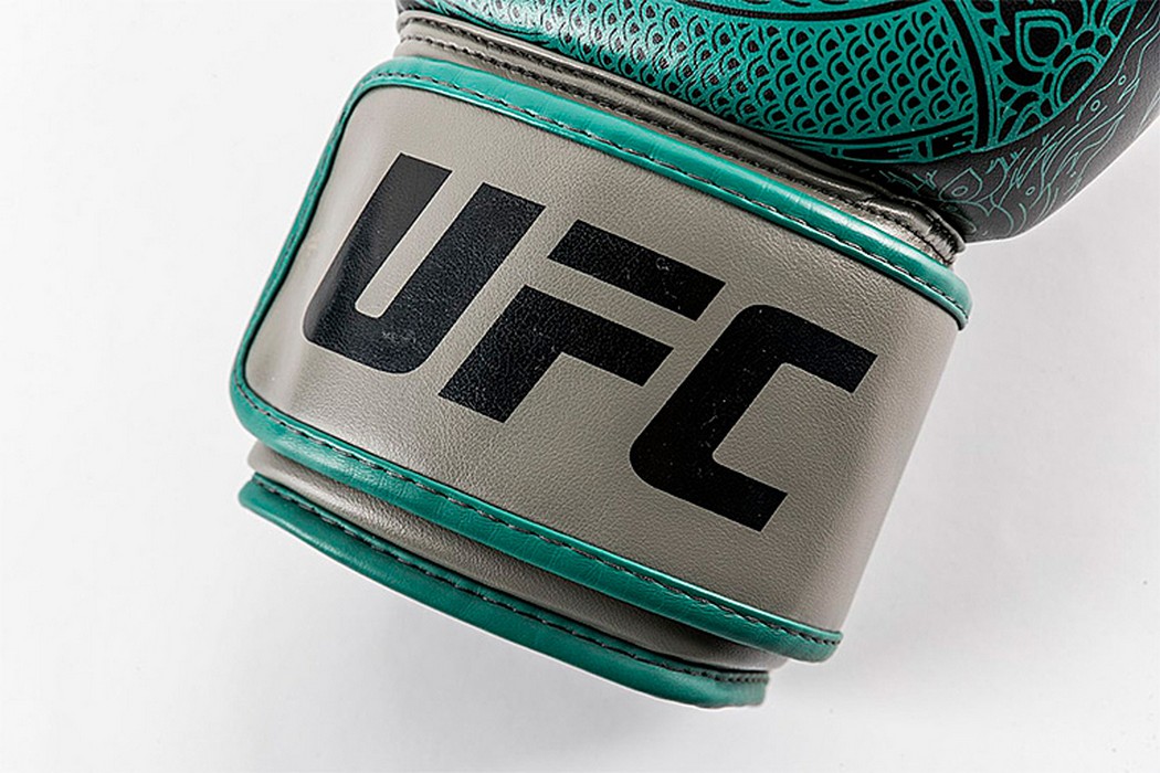 Боксерские перчатки UFC PRO Thai Naga Green, 12oz 1050_700